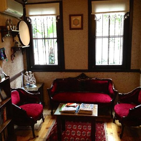 Naz Wooden House Inn Istanbul Exterior foto