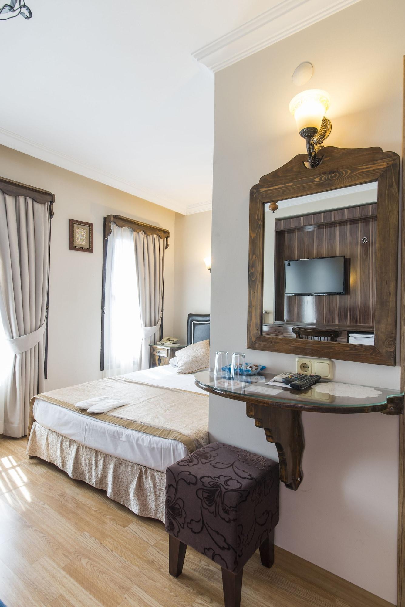 Naz Wooden House Inn Istanbul Exterior foto