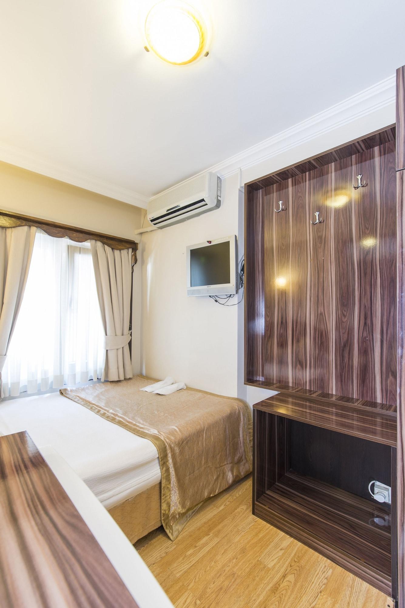 Naz Wooden House Inn Istanbul Exterior foto