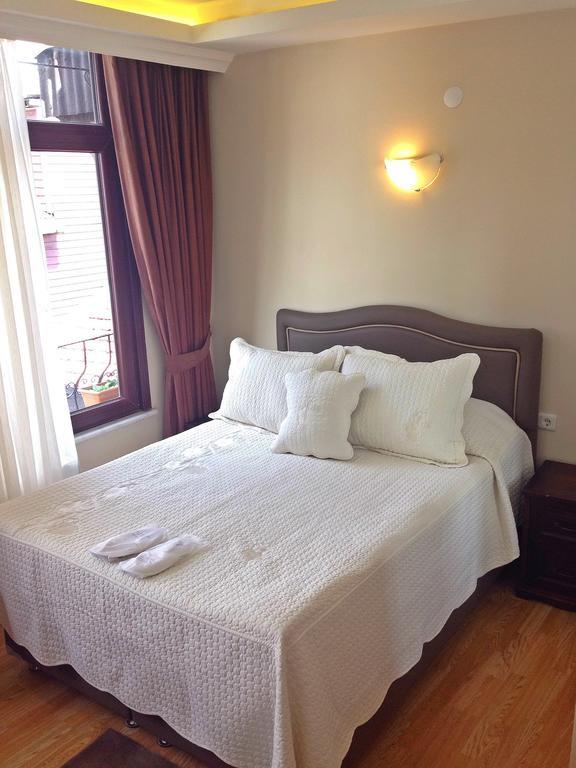 Naz Wooden House Inn Istanbul Exterior foto