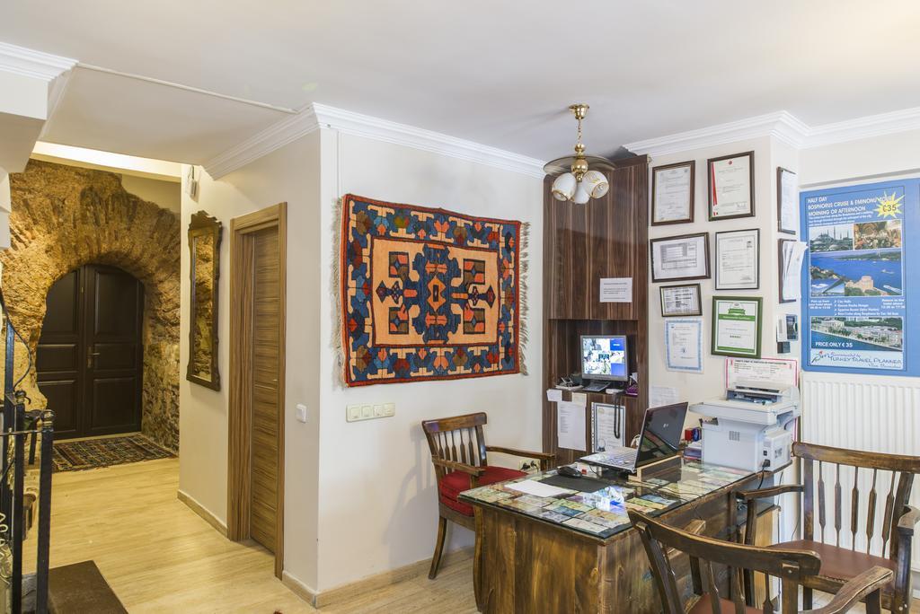 Naz Wooden House Inn Istanbul Exterior foto
