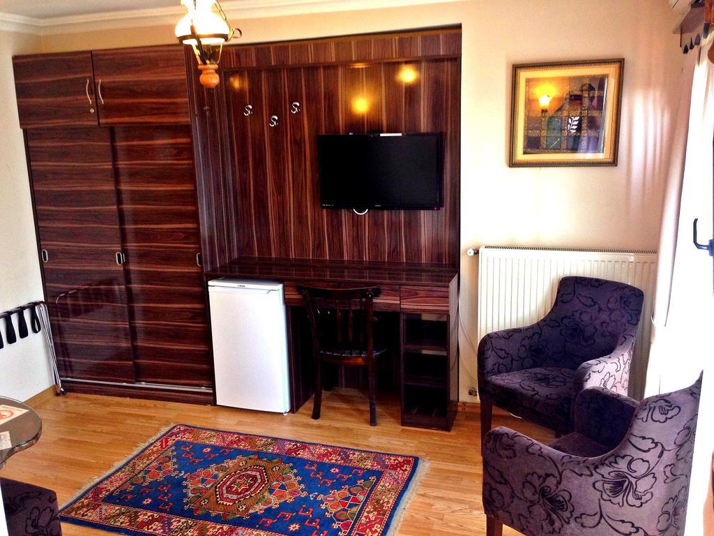 Naz Wooden House Inn Istanbul Exterior foto