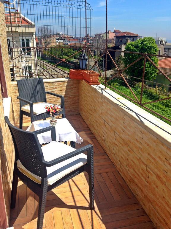 Naz Wooden House Inn Istanbul Exterior foto