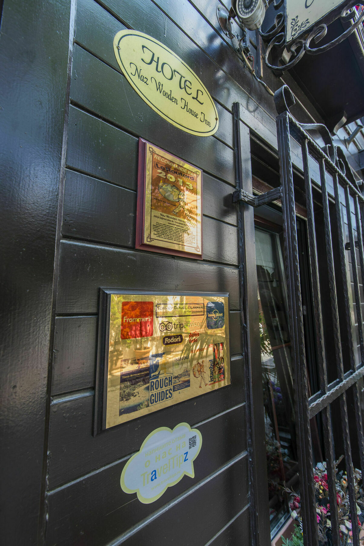 Naz Wooden House Inn Istanbul Exterior foto