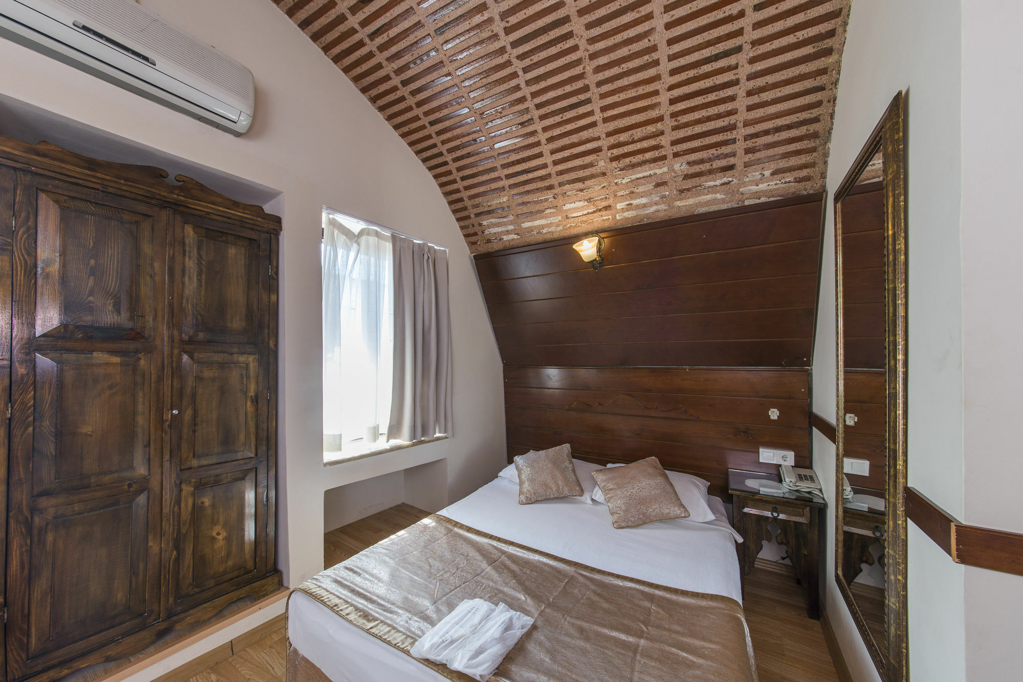 Naz Wooden House Inn Istanbul Exterior foto