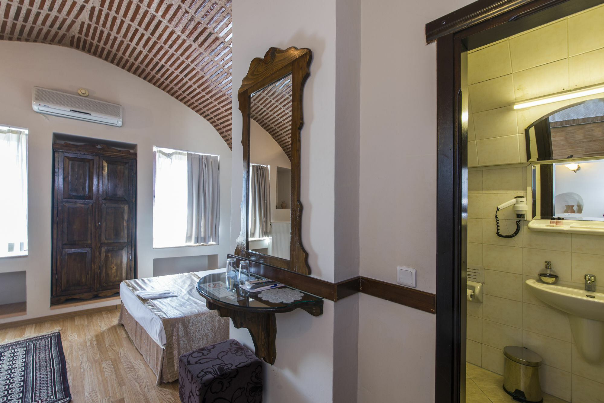 Naz Wooden House Inn Istanbul Exterior foto